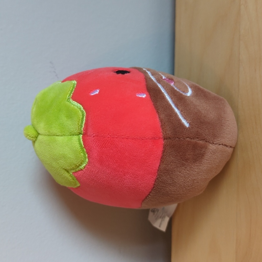 Squishmallows 5" Scarlet the Chocolate Strawberry EUC - Picture 3 of 9